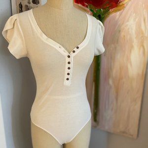 FREE PEOPLE "Mia" BODYSUIT WHITE SIZE SMALL